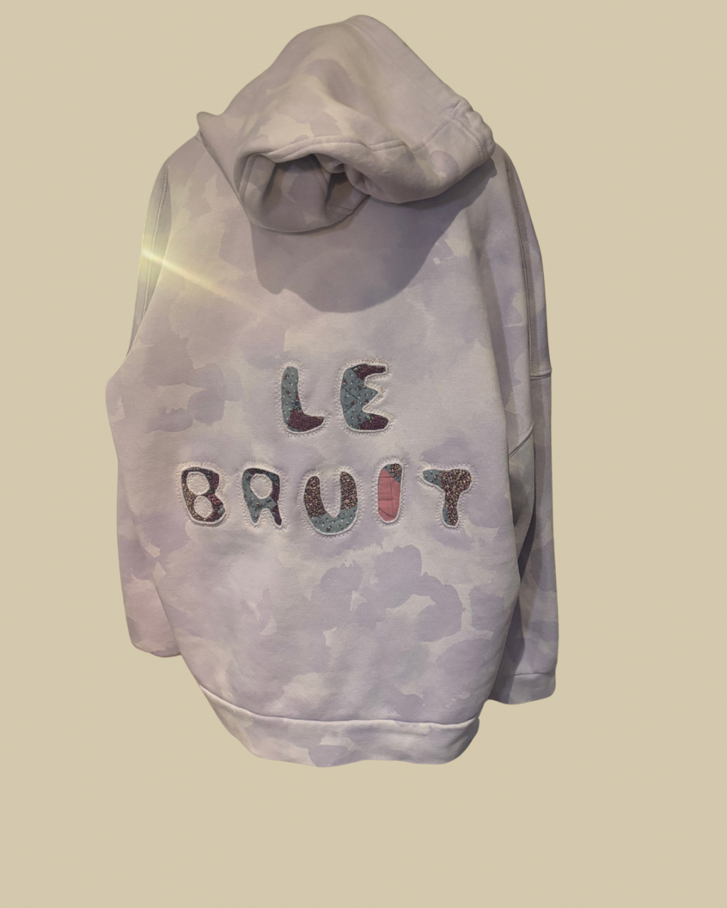 Après Le Bruit Hoodie
(After the Noise)